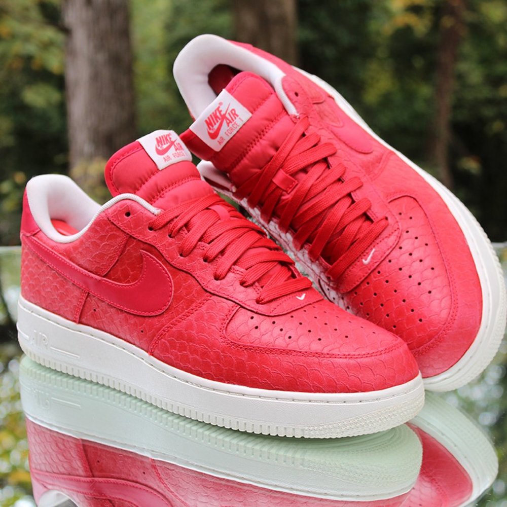 Nike Air Force 1 Low 07 LV8 Red Croc Men’s Size 12 Summit White 718152-606